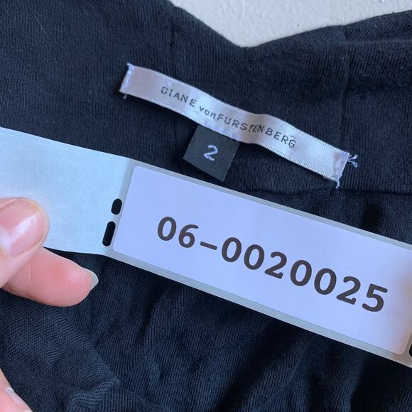 Diane Von Furstenberg Dress Womens 2 Black Draped Neck Empire Waist Mini - Picture 3 of 8